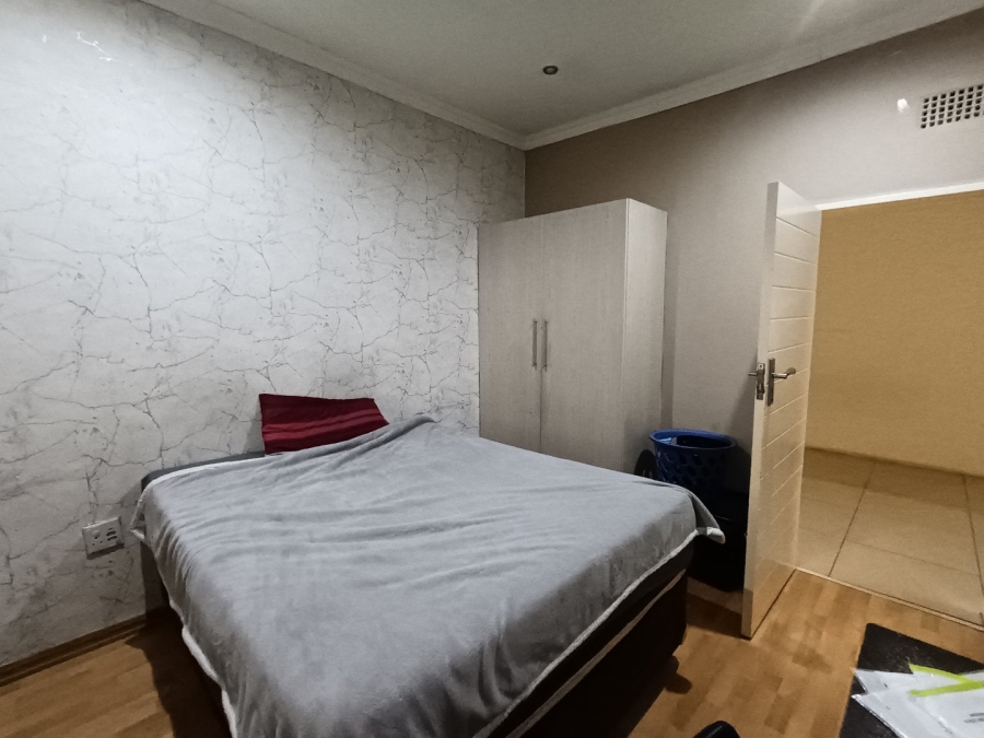 5 Bedroom Property for Sale in Park West Free State